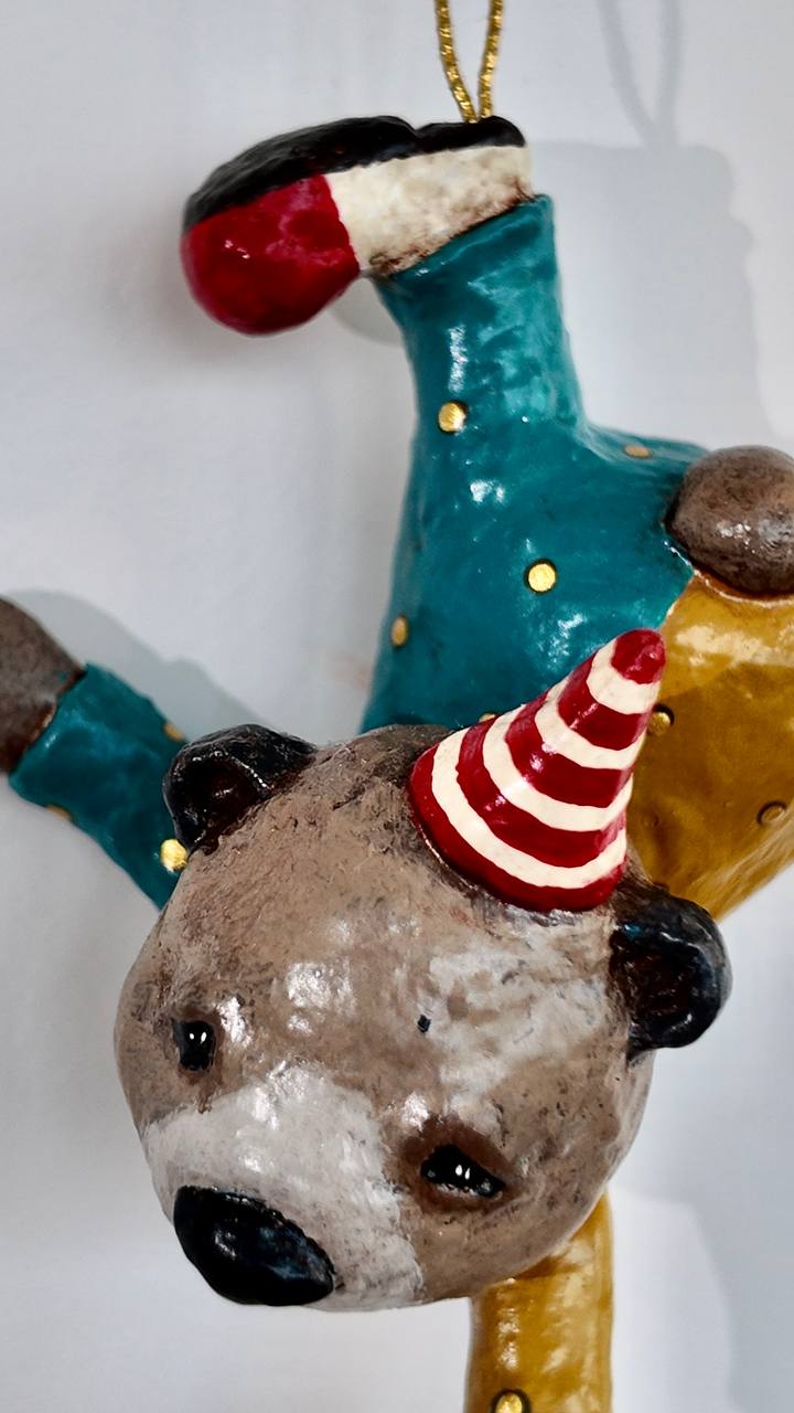 The Lightness of the Moment Serie : Hello Circus!